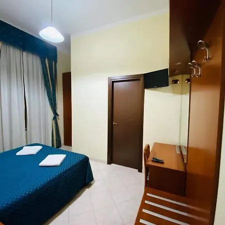 Hotel Ferrari 2*