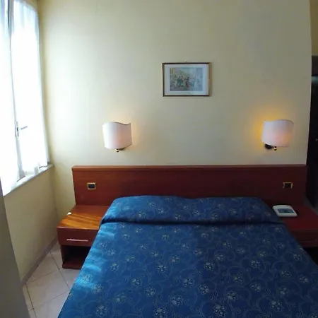 Ξενοδοχείο Ferrari 2*