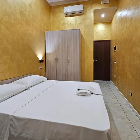 Hotel Ferrari 2*