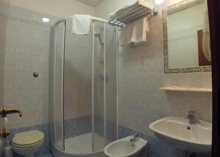 Szálloda Ferrari 2*